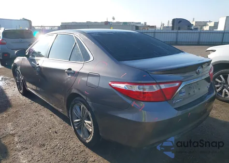 2015 Toyota Camry Se z USA, uszkodzony, nr VIN 4T1BF1FK4FU904727